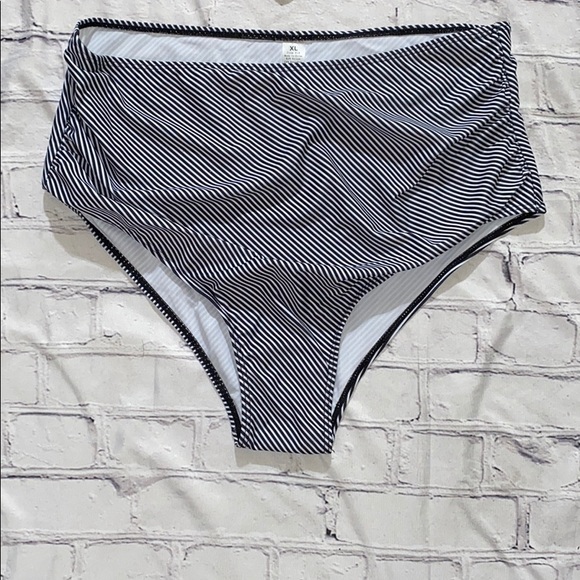 SouqFone Bathing suit Black and White NWT - Picture 3 of 6